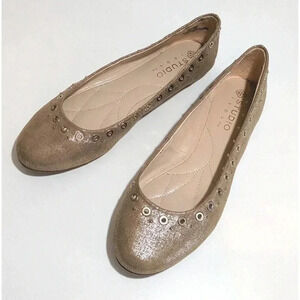 Studio Isola Metallic Gold Jacey Ballet Flats Size 7.5 Grommet Stud Details